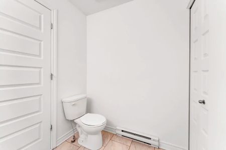 Gatineau-Plateau portfolio — 2 Bedroom - unit 1 - Photo 2