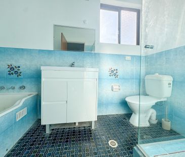 Impeccably presented comes this beautiful, easy to maintain and pri... - Photo 5