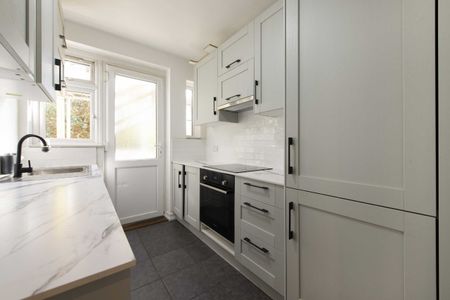Twyford Avenue, Acton, W3, London - Photo 3