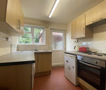 4 bedroom terraced house to rent - Photo 6