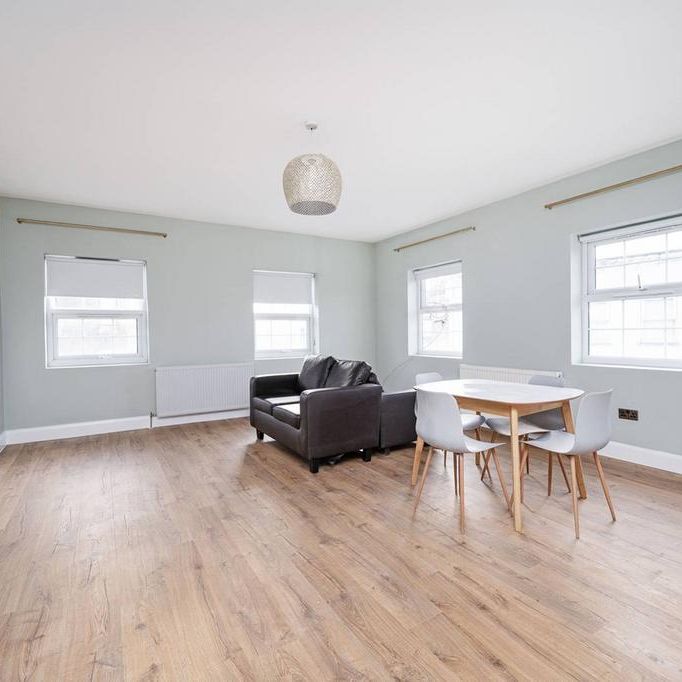 2 bedroom flat to rent - Photo 1