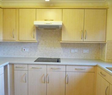 2 bedroom retirement property to rent - Photo 5