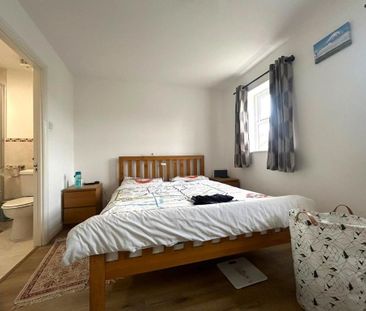 4 bedroom terraced house to rent - Photo 3