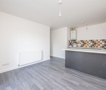 2 bed Apartment To Let - Photo 2