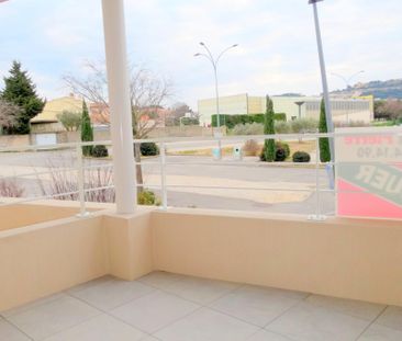 « VILLENEUVE-LES-AVIGNON - APPARTEMENT T2 45.85 M² AVEC TERRASSE ET... - Photo 1