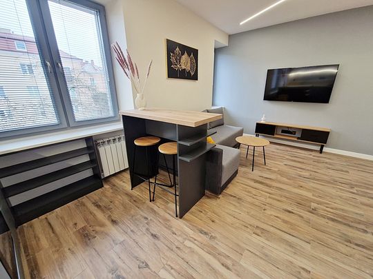 Centrum| Astronautów | 2 pokoje - Photo 1