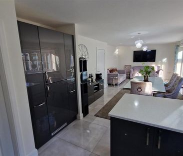 5 bedroom detached house to rent - Photo 5