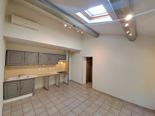 Noves, centre : Appartement T2, - Photo 1