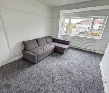 2 bedroom Flat To Let - Photo 5