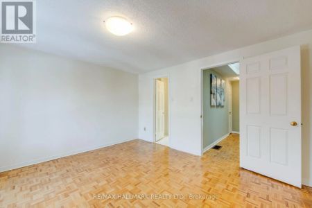 6 EMPIRE AVENUE - Photo 4