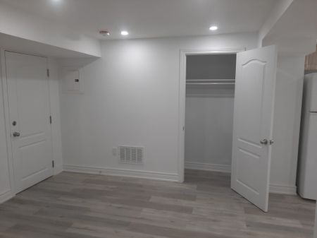 For Lease - 3222 Trelawny Circle Unit# STUDIO 2, Mississauga, Ontario - Photo 4