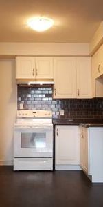 2-BR Apartment - On SUBWAY Line - Photo 3