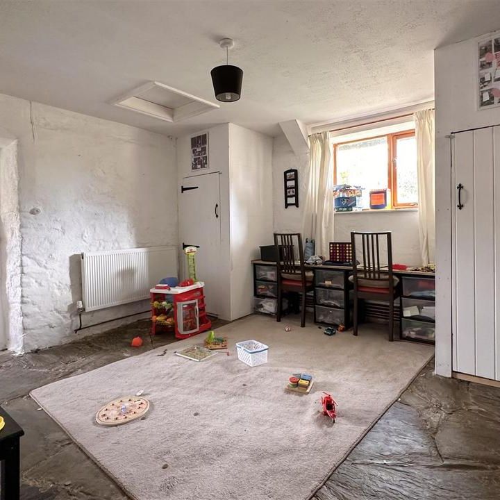 4 bedroom detached house to rent - Photo 1