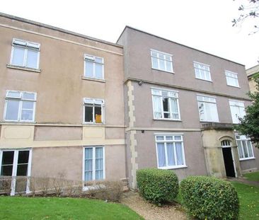 Royal Crescent, BS23 - Photo 1