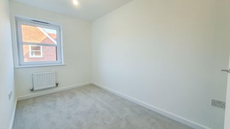 Fitzjohn Drive, Thieves Lane, Hertford - Photo 2