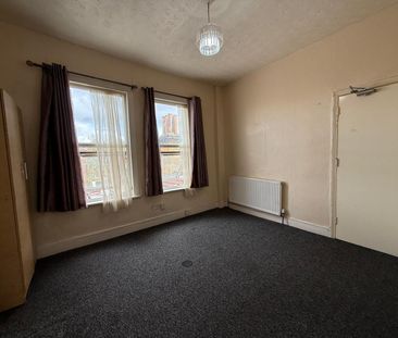Studio flat with seperate kitchen -Ilford Station -£1150 Inclusive ... - Photo 3