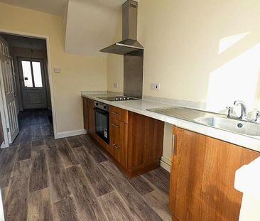 3 bedroom terraced house to rent - Photo 6