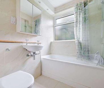 Bromley Road, London, SE6 - Photo 5