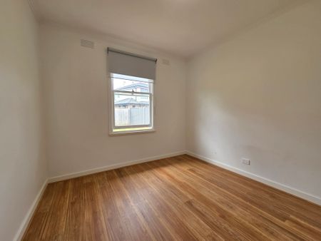 Renovated 3 Bedroom Home - Photo 4