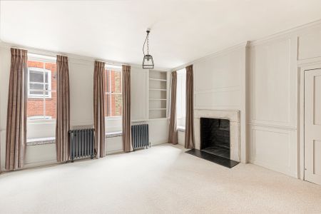 Exquisite flat with private terrace in central London residence - Photo 3
