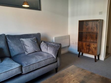 1 bedroom flat to rent - Photo 2