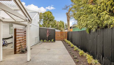Room for rent in popular boarding house! - Photo 5