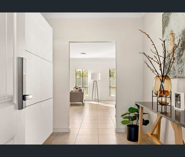 Contemporary Living at Its Finest - Photo 3