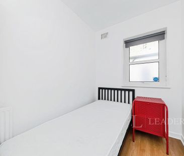 4 bedroom terraced house to rent - Photo 3