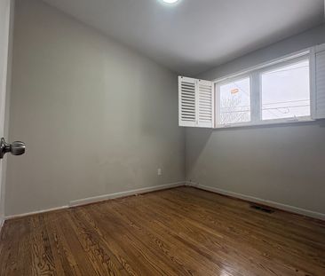 For Lease - 1 Brady Crescent, Toronto, Ontario - Photo 4