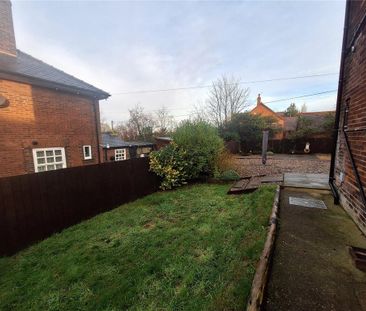 2 bedroom semi-detached house to rent - Photo 6