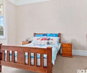 Large family home with character! - Photo 3