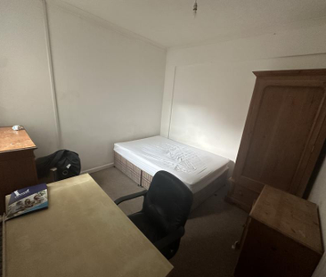 1 bedroom terraced to rent Norman Road, Southsea, Hampshire, PO4 - Photo 2