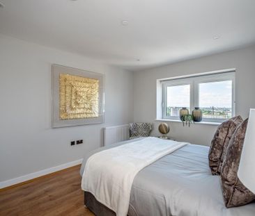 3 bedroom flat to rent - Photo 4