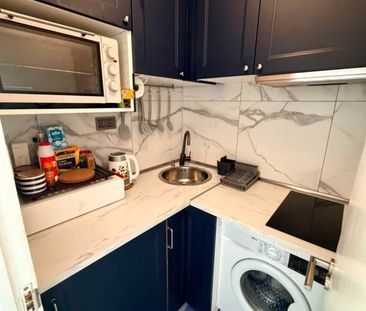 1 Bed Flat, Lampeter Square, W6 - Photo 6