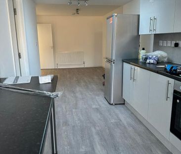 2 bedroom maisonette to rent - Photo 3