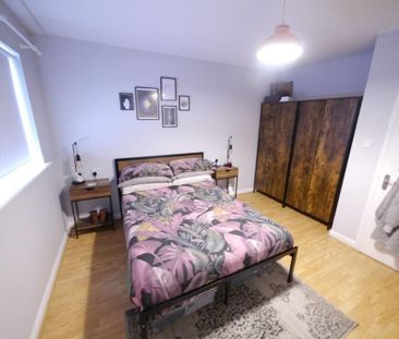 2 bedroom end of terrace house to rent - Photo 6