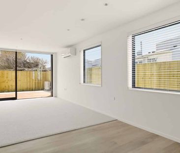 Modern 2-Bedroom, 2-Bathroom Townhouse - Light, Bright, Brand New - Photo 3