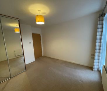 2 bedroom Apartment to let - Photo 3