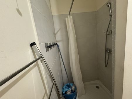 Location Appartement 1 pièce 34m² HYERES 83400 - Photo 4