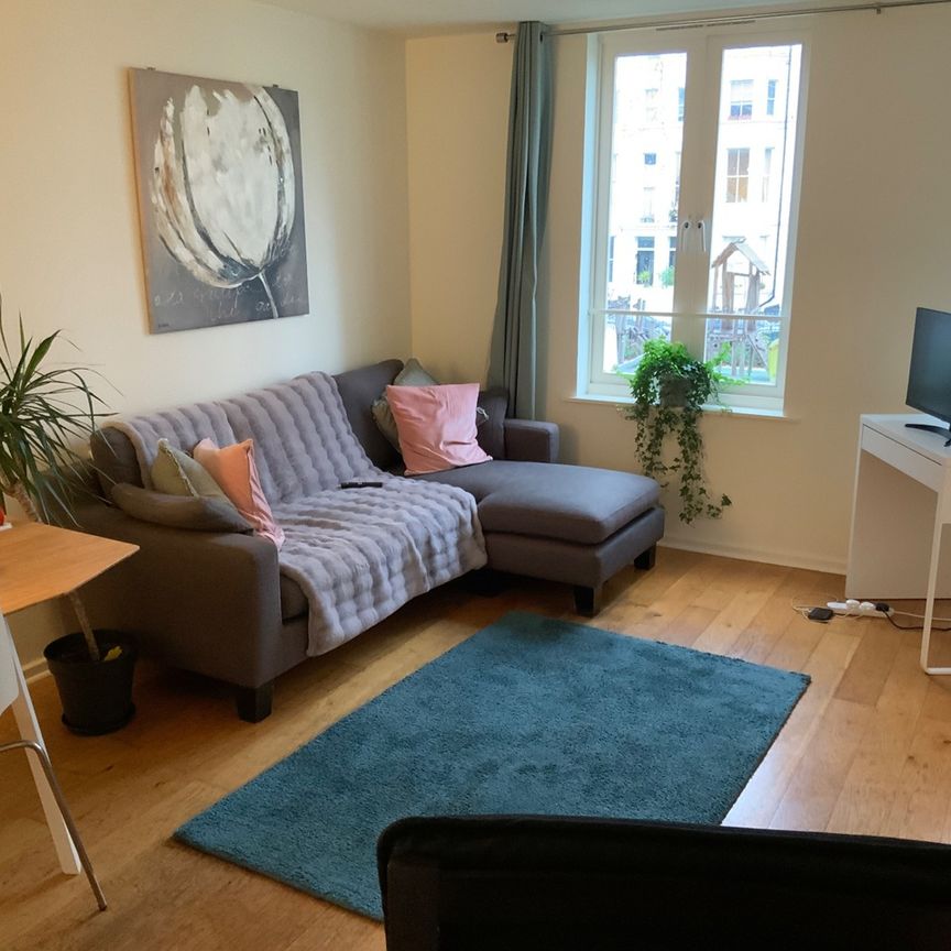 1 Bed Flat, Powis Square, W11 - Photo 1