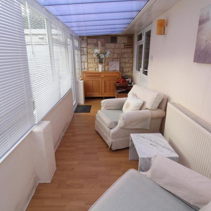 3 bedroom detached bungalow to rent - Photo 1