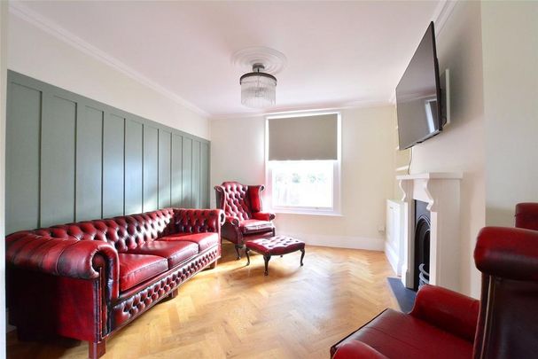 3 bedroom end of terrace house to rent - Photo 1