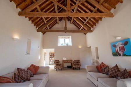 2 bedroom barn conversion to rent - Photo 2