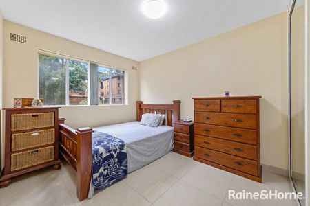 1/137 Moore Street, Liverpool, NSW 2170 - Photo 3