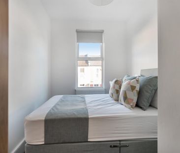 6 bedroom house to rent - Photo 1