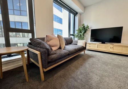 Stylish Split-Level Apartment - Photo 3