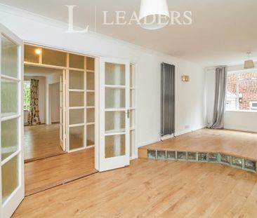 3 bedroom apartment to rent Melville Court, Nottingham, NG3 - Photo 1