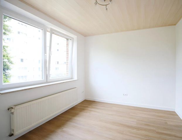 SCHÖNE 3-ZIMMERWOHNUNG IN RUHIGER WOHNLAGE ZU MIETEN - Foto 1
