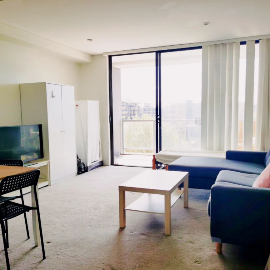 2 bed 1 bath - Photo 1