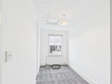 3 bedroom property to rent - Photo 2